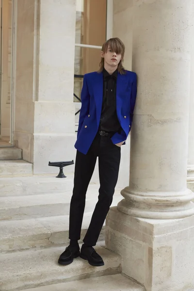 Look 24